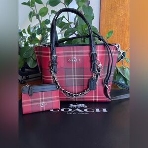 COACH Mollie Tote 25 with Matching Wallet